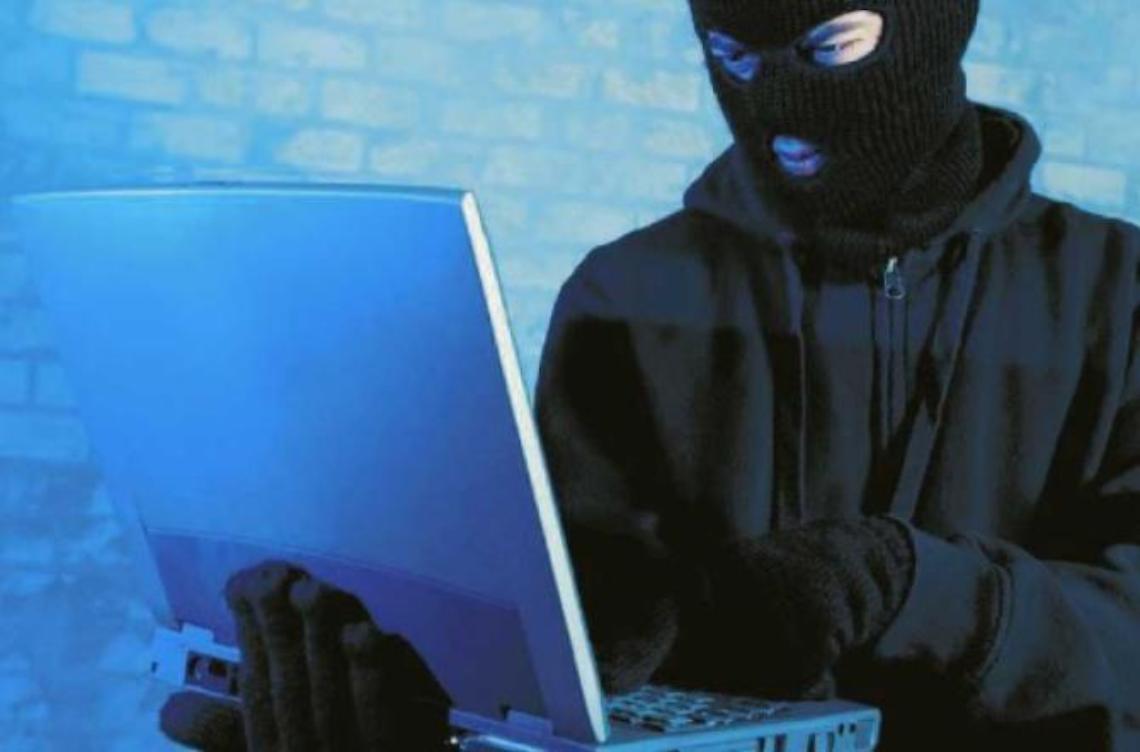 Furto di pc, scuole nel mirino dei ladri: svaligiate Materna, Elementare e Medie