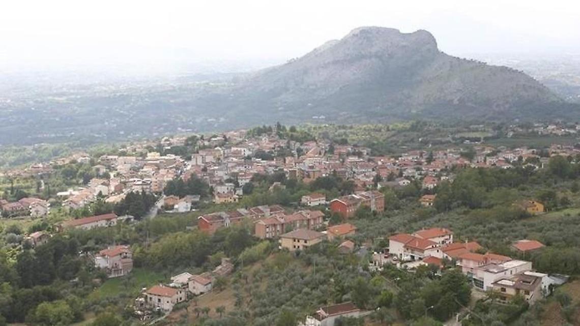 Concorsi pubblici nel mirino: una lettera anonima scatena la bufera