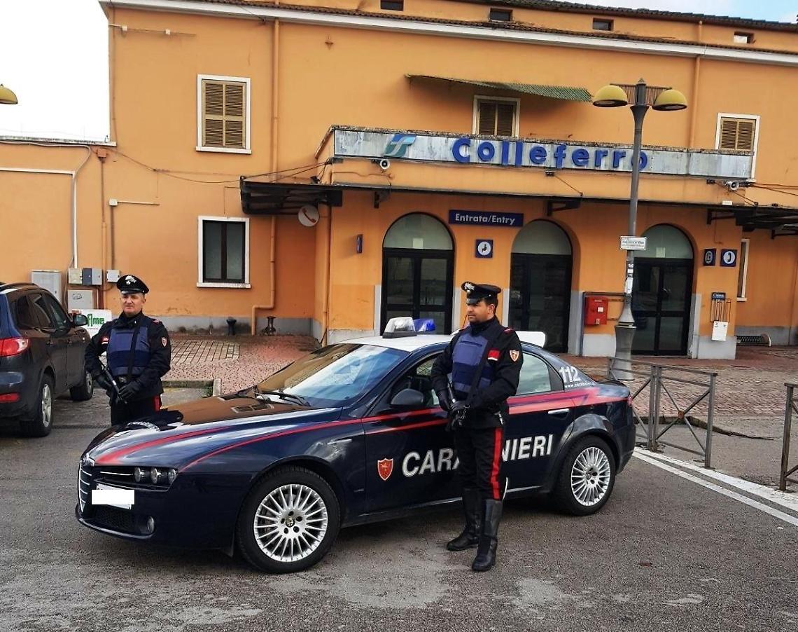 Irruzione nella casa della droga: arrestati tre giovani spacciatori