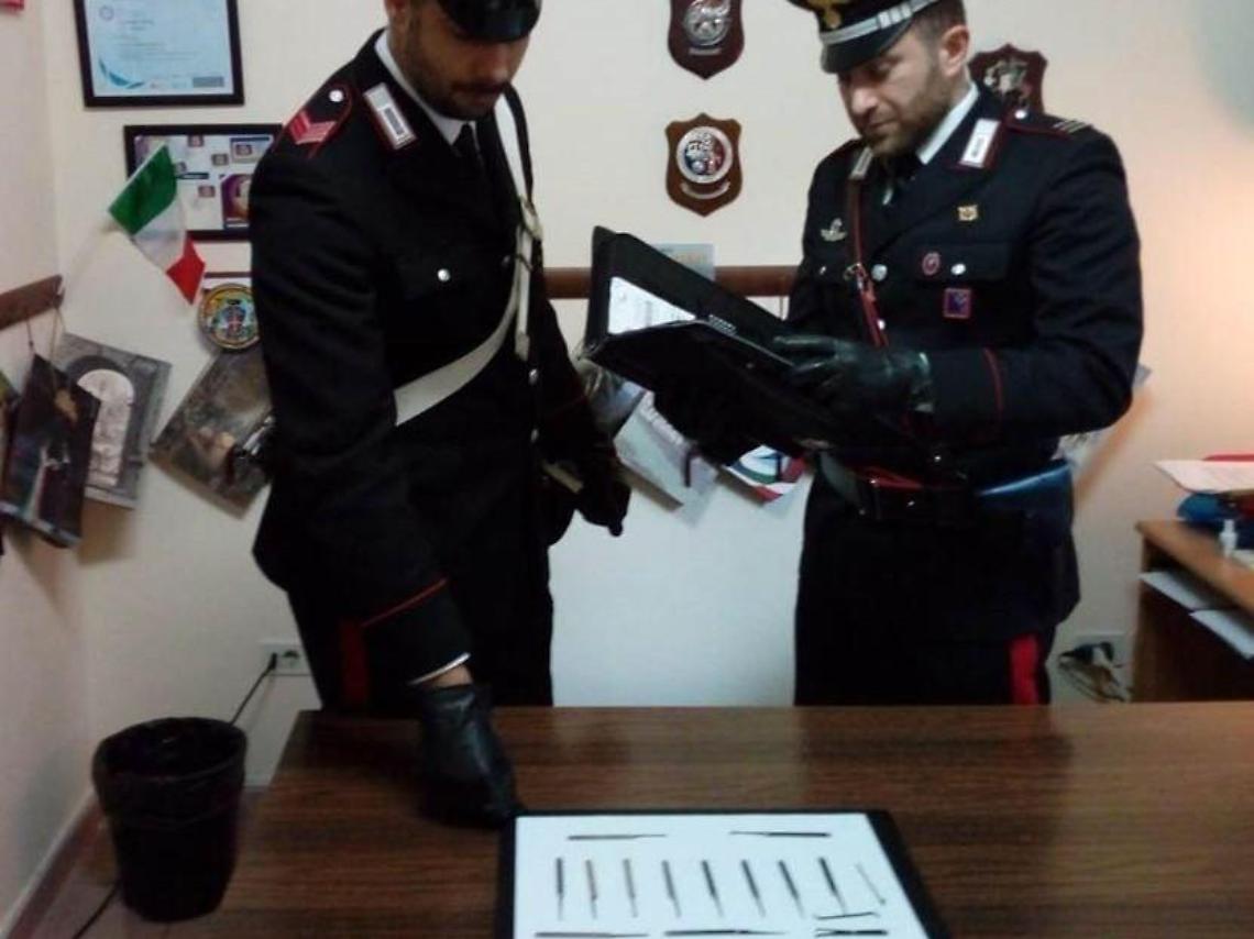 In auto con 15 grimaldelli vicino ad abitazioni isolate: in due nei guai