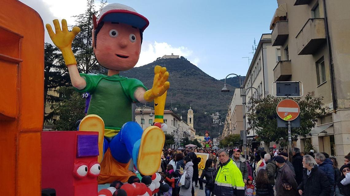 Cassino: il Carnevale impazza, ma soltanto dentro al municipio