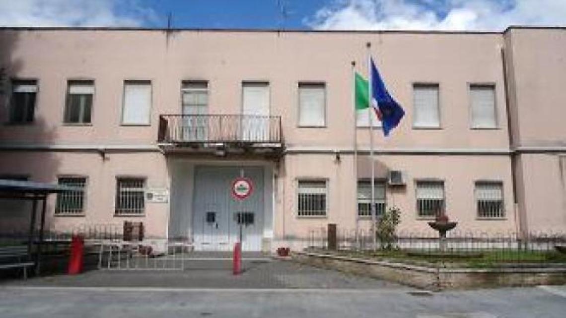 Aggressione in carcere, detenuto dà in escandescenze e ferisce un agente