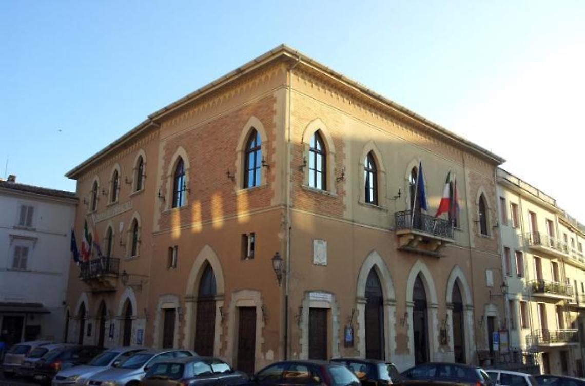 Studenti delle scuole superiori: arrivano le borse di studio