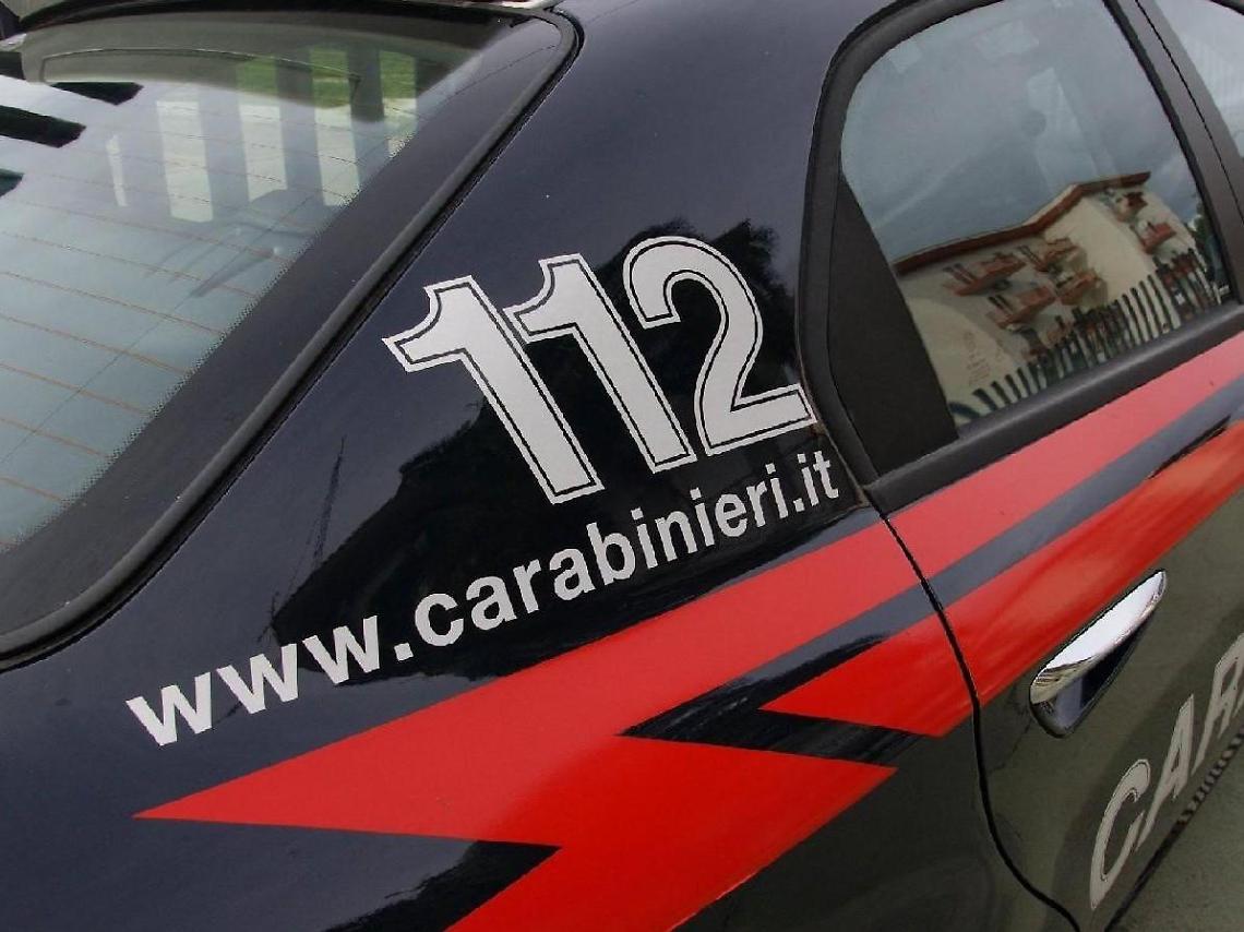 Possedeva illegalmente una pistola: denunciato un settantaduenne