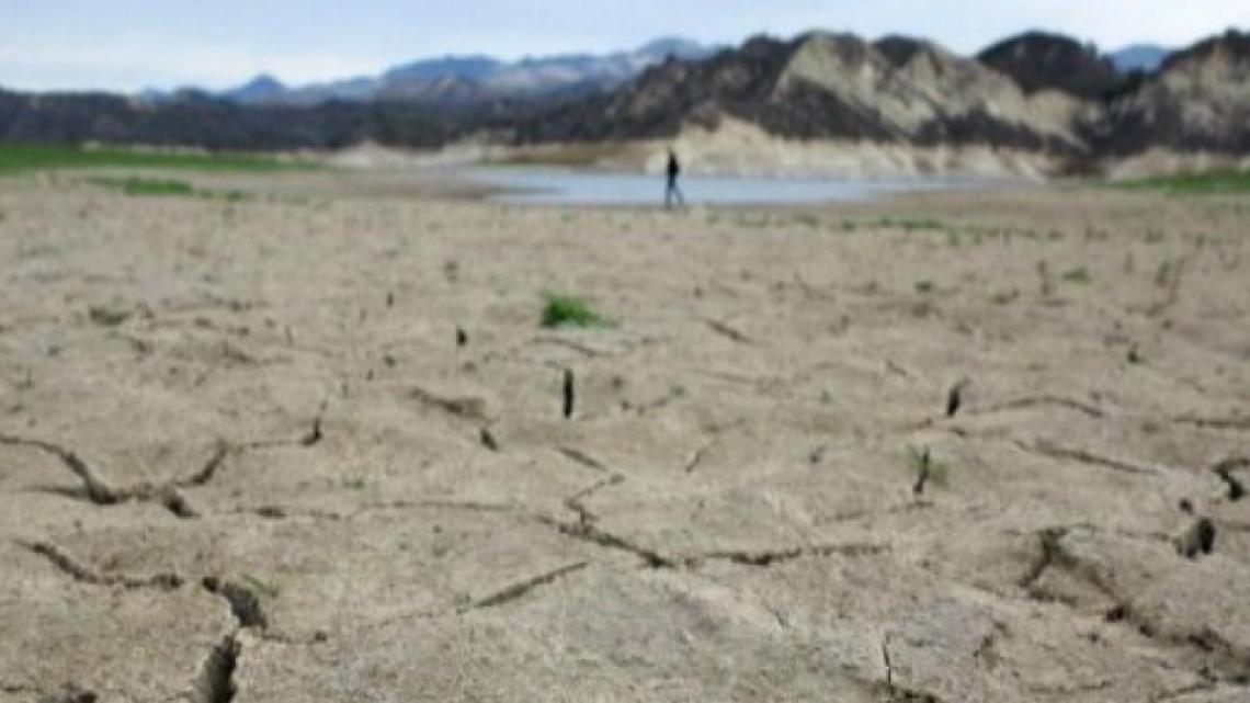 Clima impazzito: senza pioggia città inquinate e campi a secco