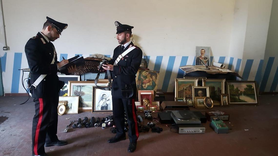 Nascondeva la refurtiva in casa dei vicini: nei guai l'Arsenio Lupin verolano