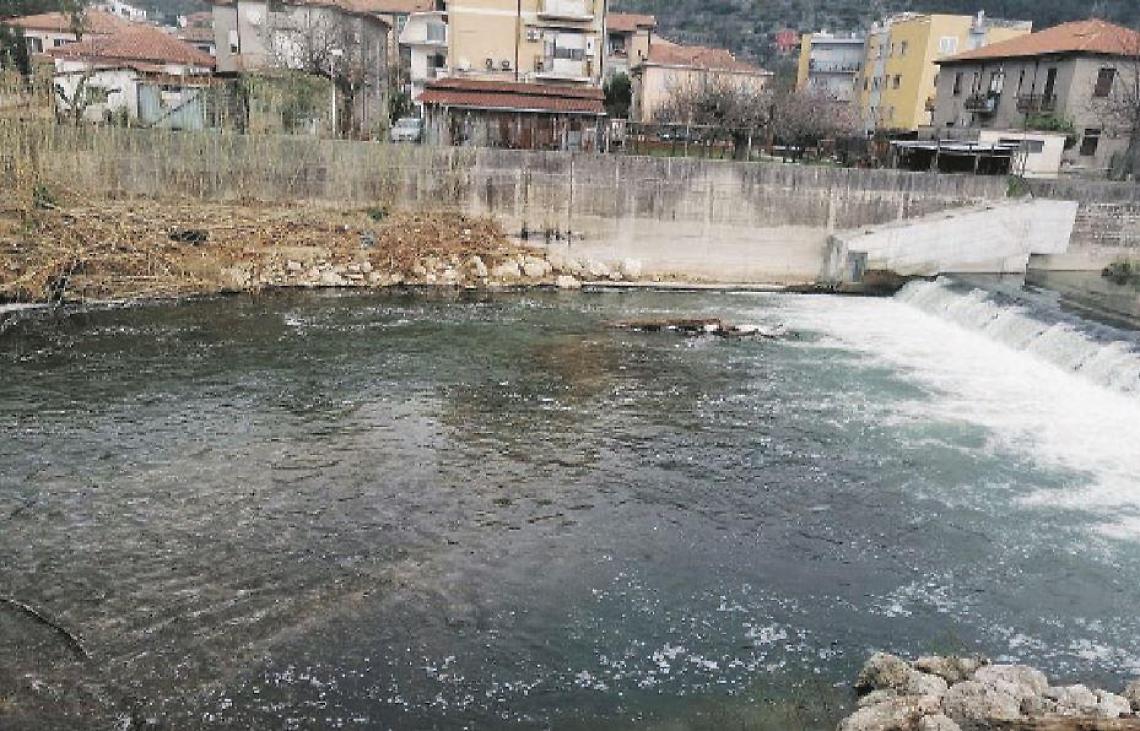 Schiuma bianca nel Liri: dopo mesi torna a scattare l'allarme