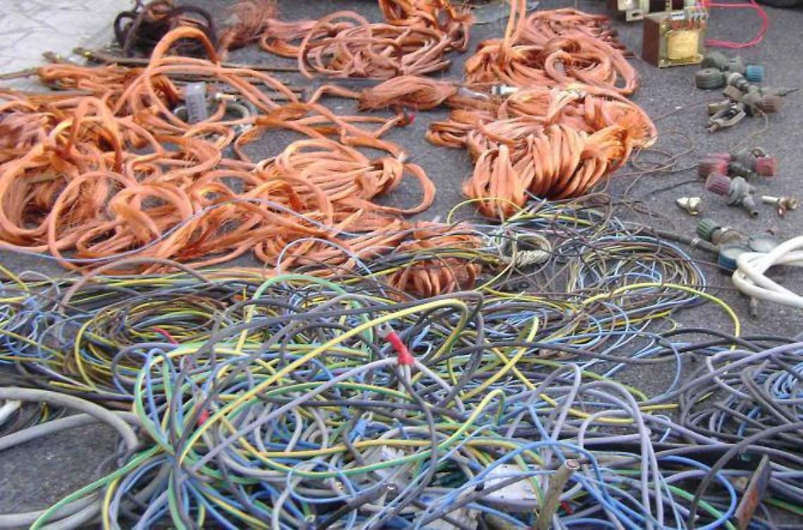 Furto di rame al ripetitore: ritrovate decine di metri di cavi tagliati