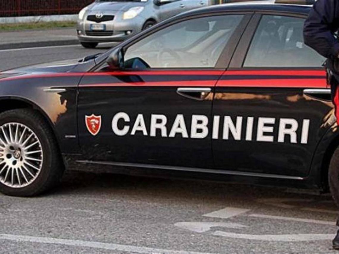 Con una mano al volante e l'altra su Whatsapp: pioggia di contravvenzioni