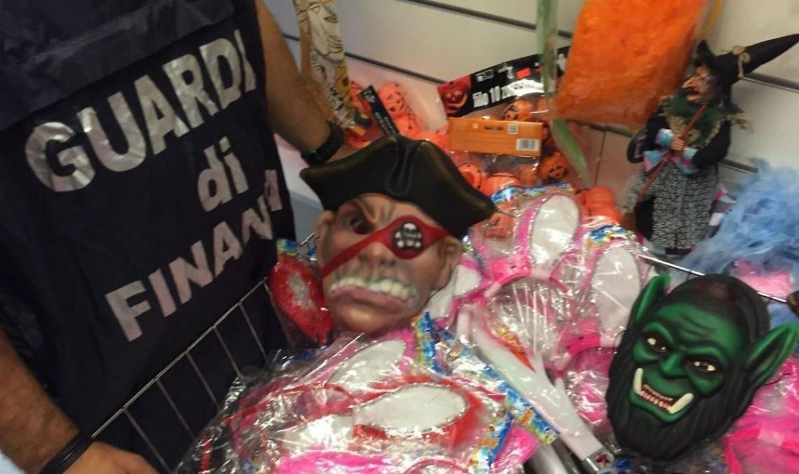 Maxi sequestro di prodotti contraffatti: oltre 46mila oggetti non conformi