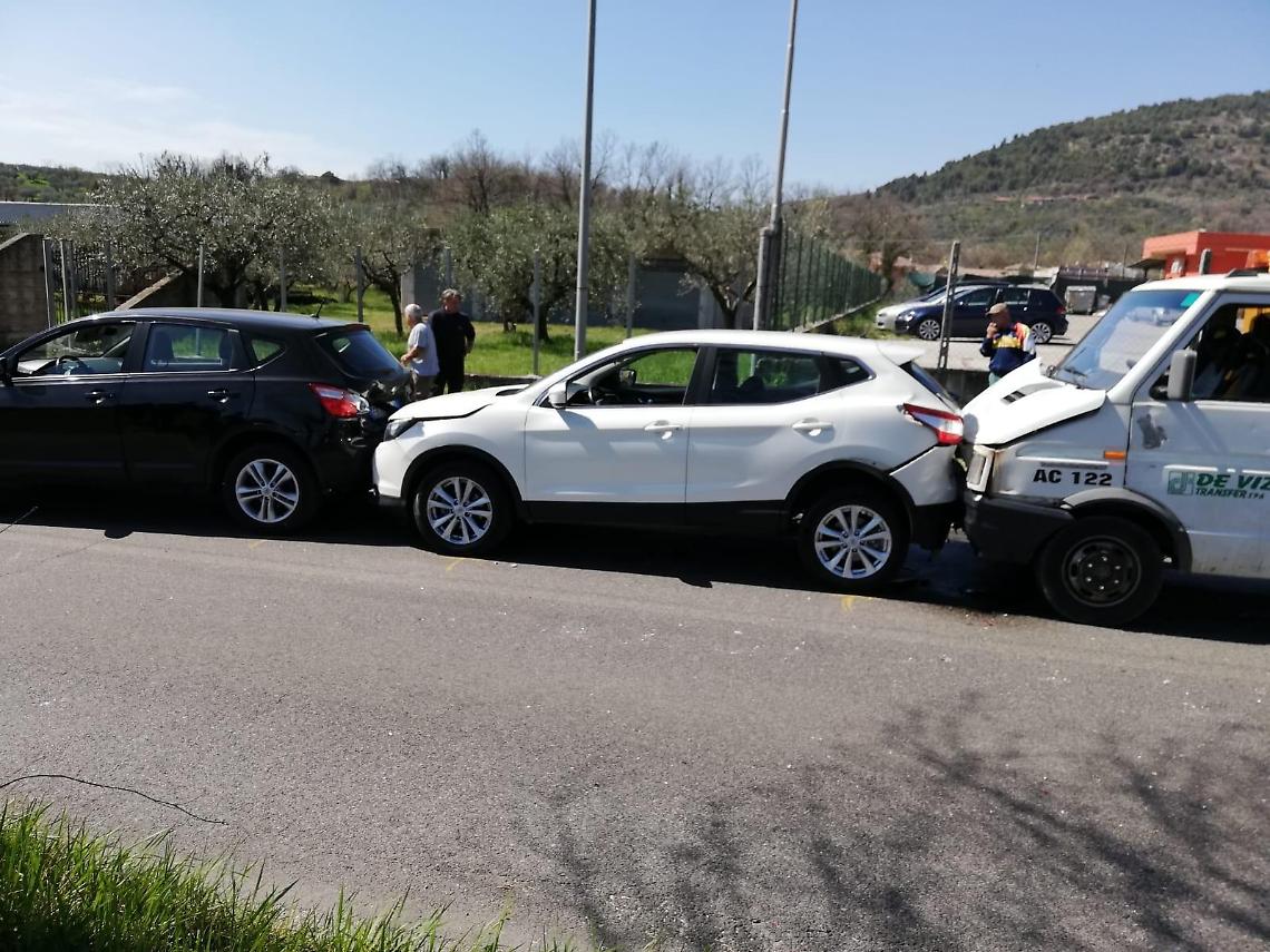 Statale 155, strada pericolosa: due incidenti in mattinata