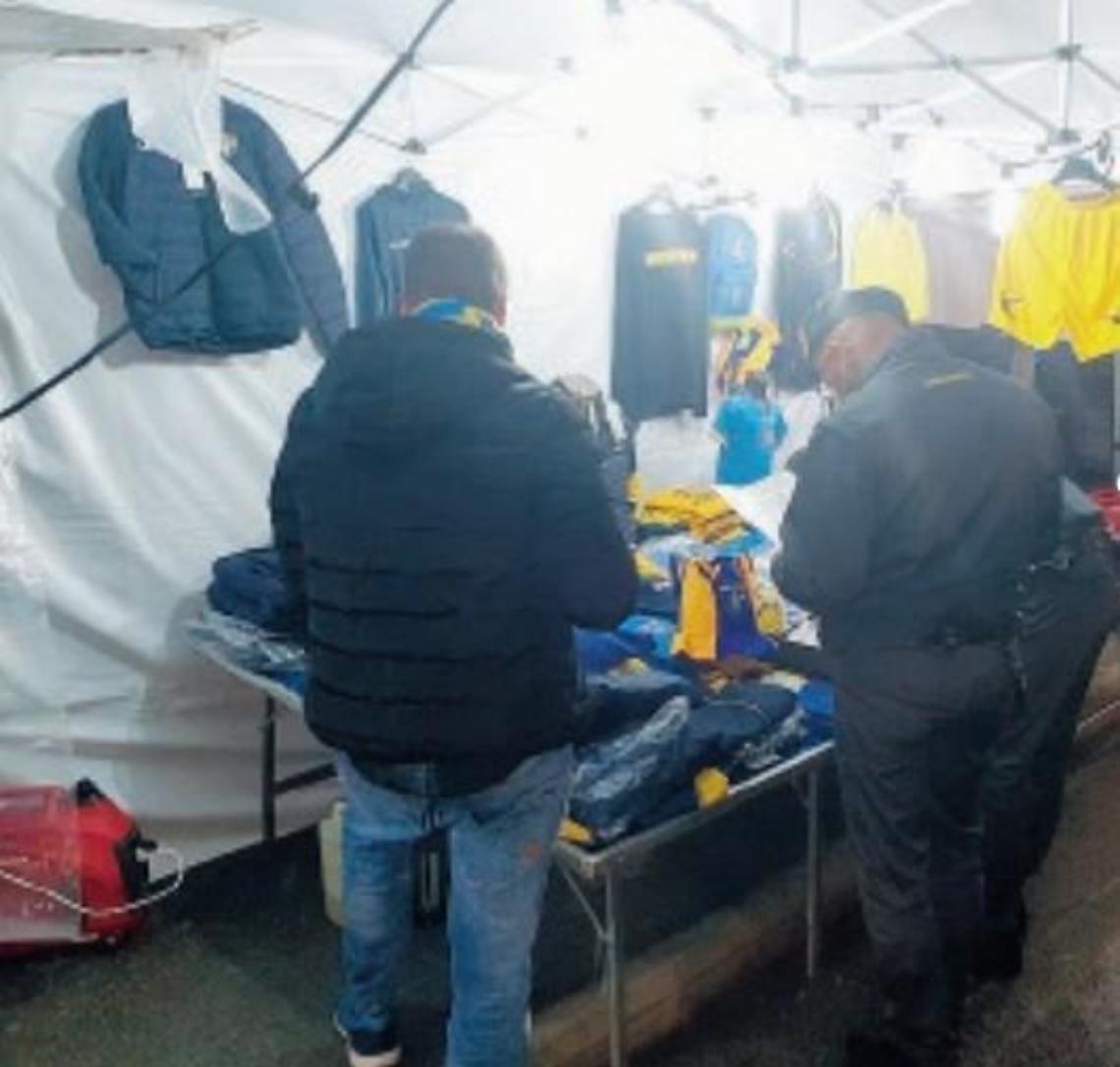 Contrasto alla contraffazione: controlli allo stadio "Stirpe"