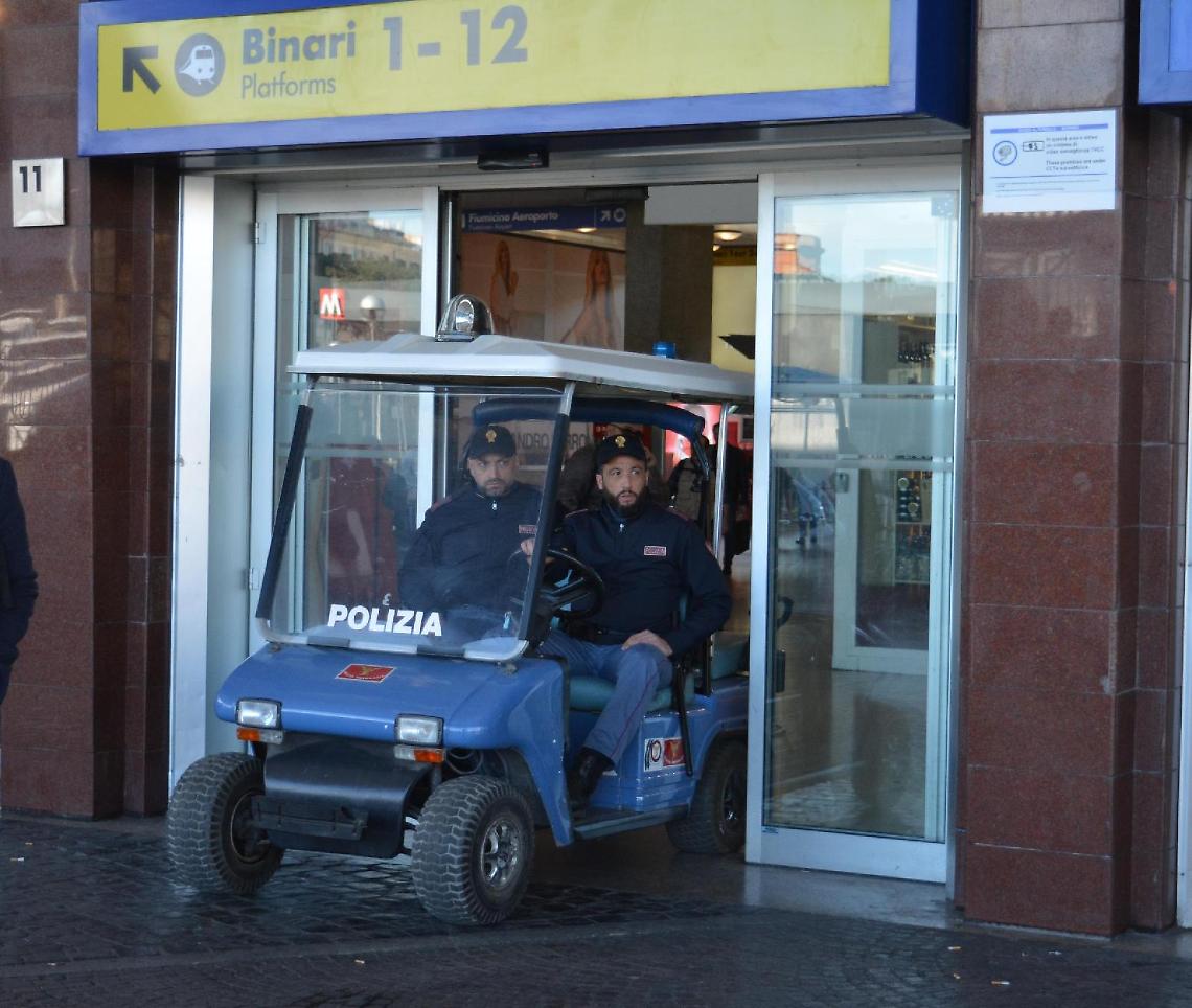 Pasqua e "ponti": la polizia ferroviaria blinda stazioni e treni