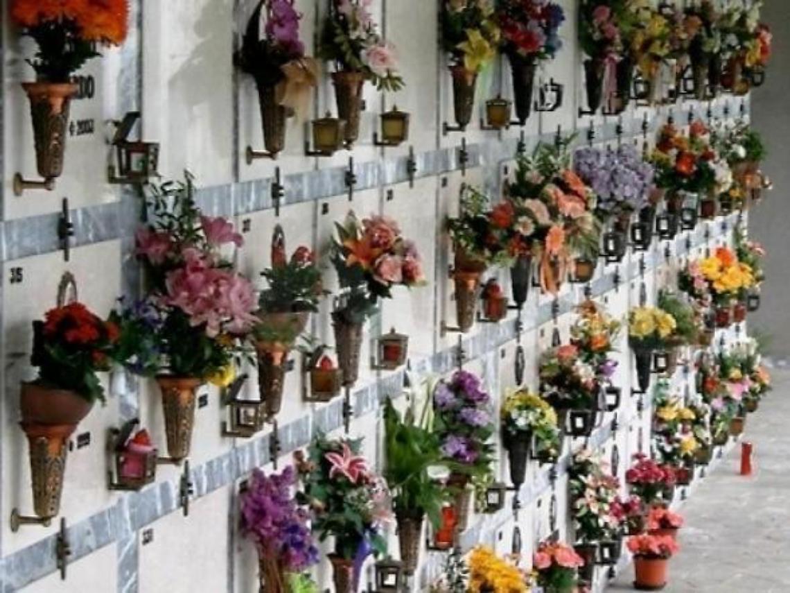 Frosinone, furti al cimitero: rubati anche i peluche dalle tombe dei bambini