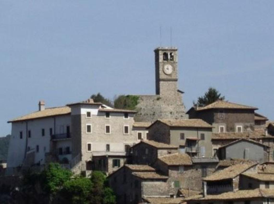Uccide la madre a coltellate: il folle gesto al culmine di una lite
