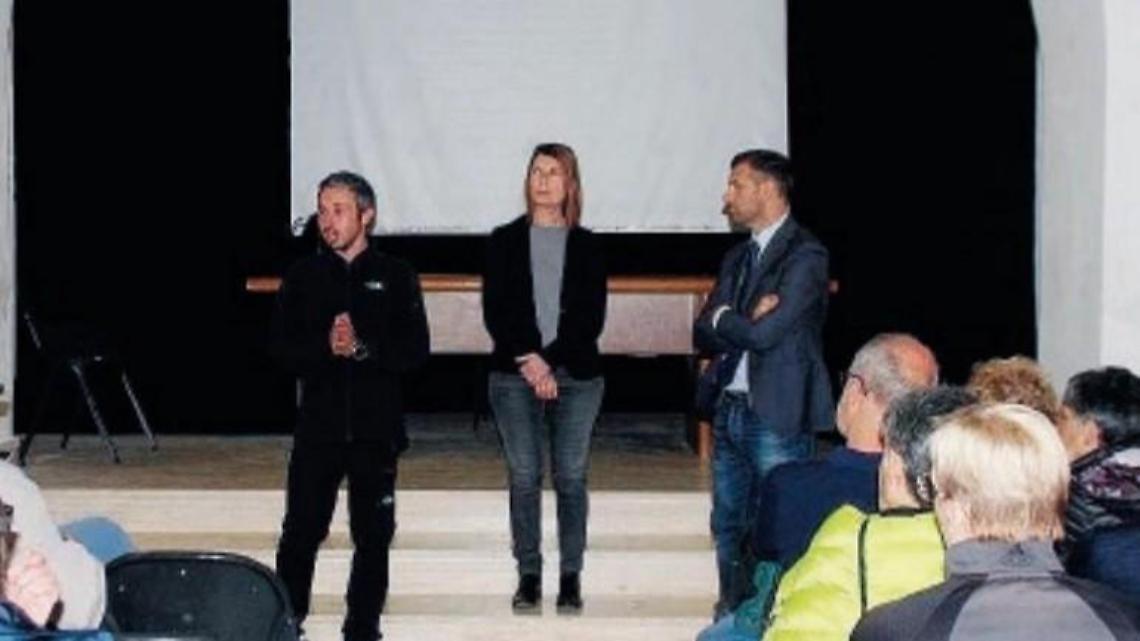 Gira l'Italia a piedi per sensibilizzare sulla sclerosi multipla: la storia