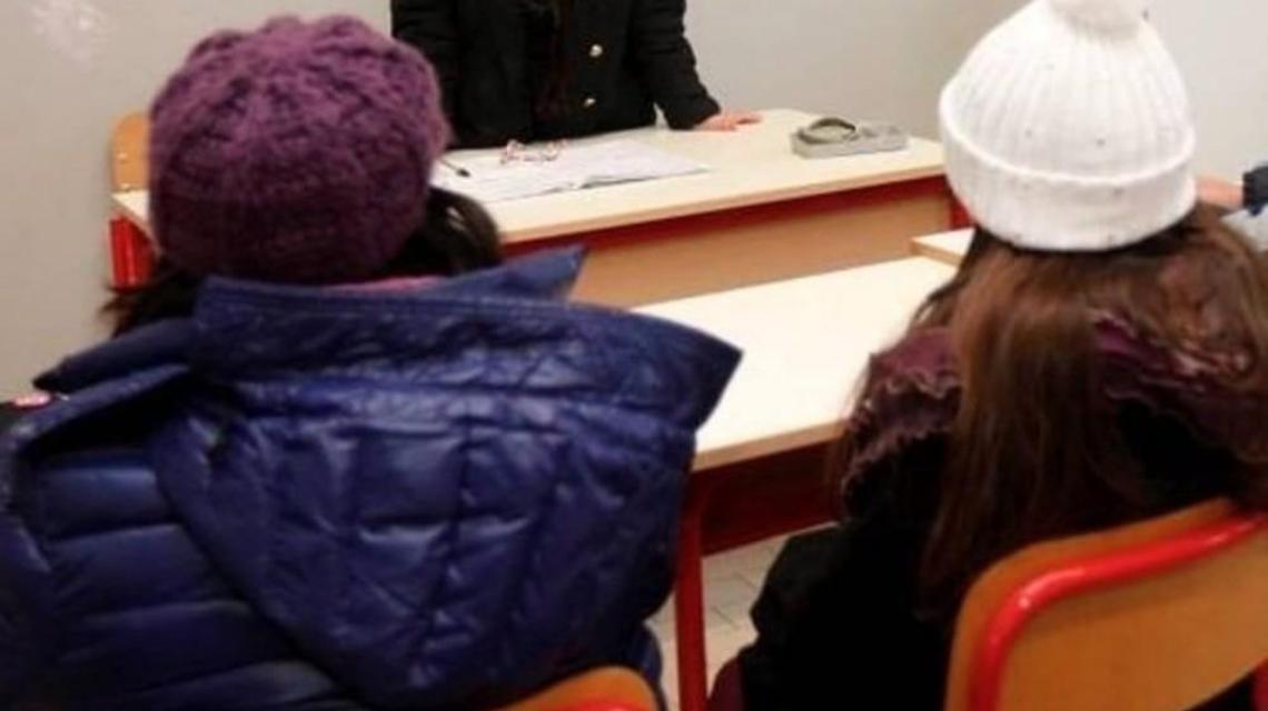 Aule fredde e bagni sporchi a scuola: la denuncia di una mamma
