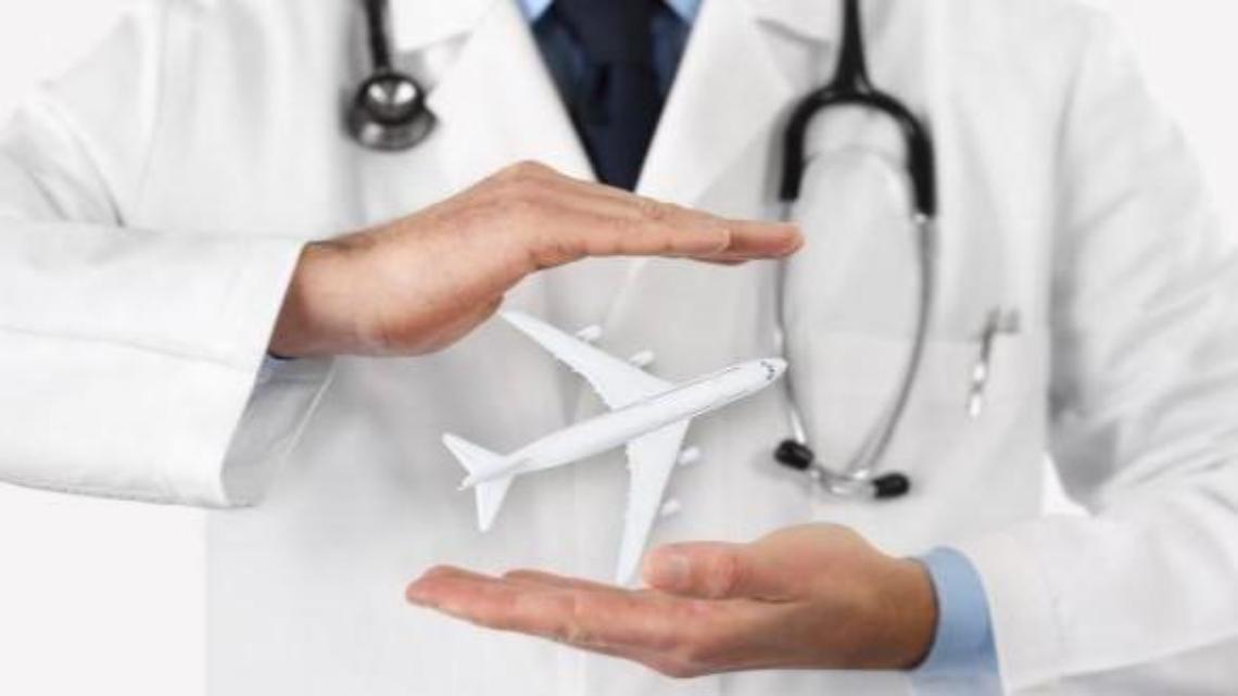 Viaggiare senza rischi, le regole per evitare malattie: parla l'esperta