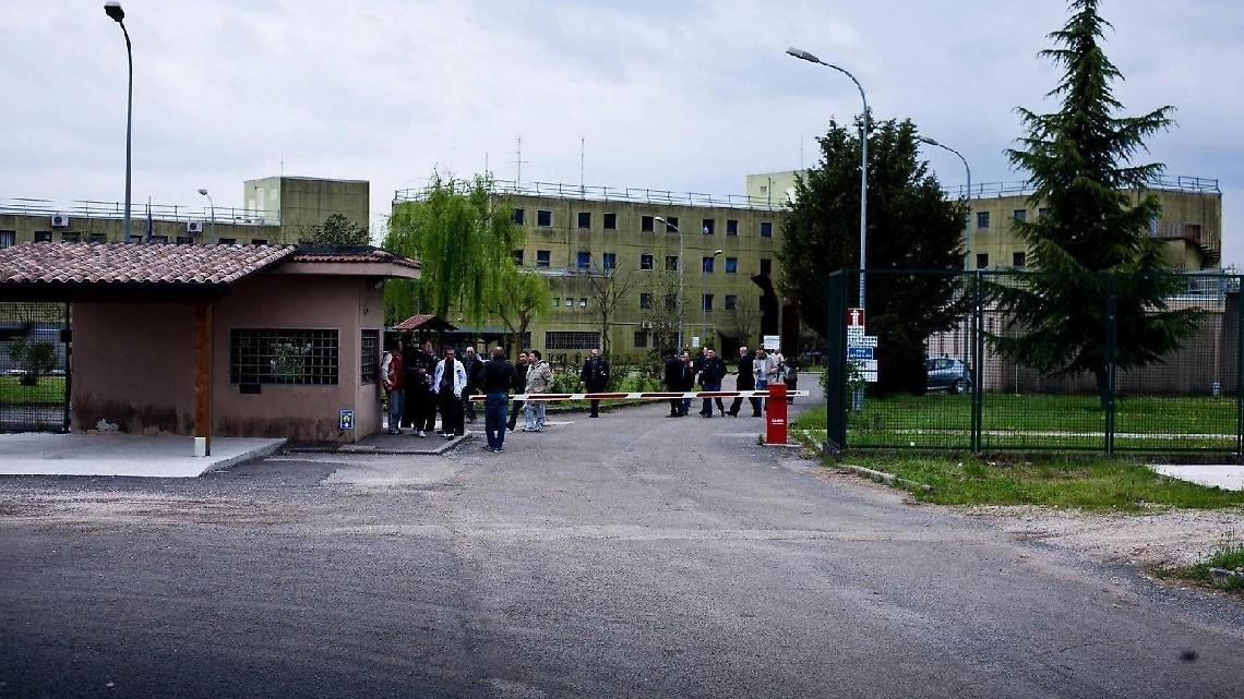 Detenuti morti in carcere: i familiari si costituiscono parte civile