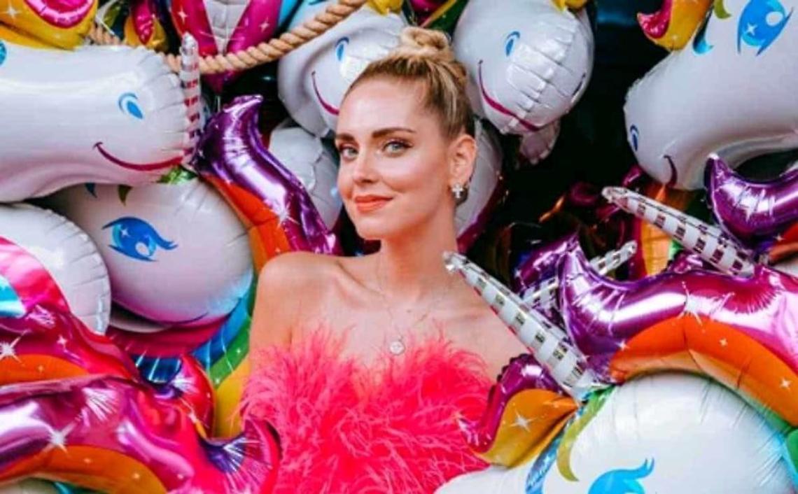 Ferragni, gaffe su Instagram: pubblicizza il bikini della De Lellis