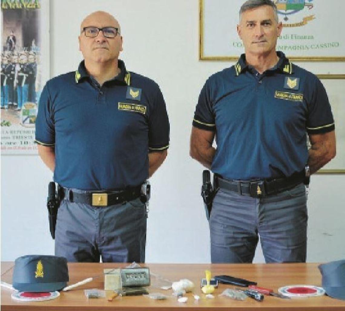 Fiumi di droga per il weekend: arrestati due giovani con un carico per la movida