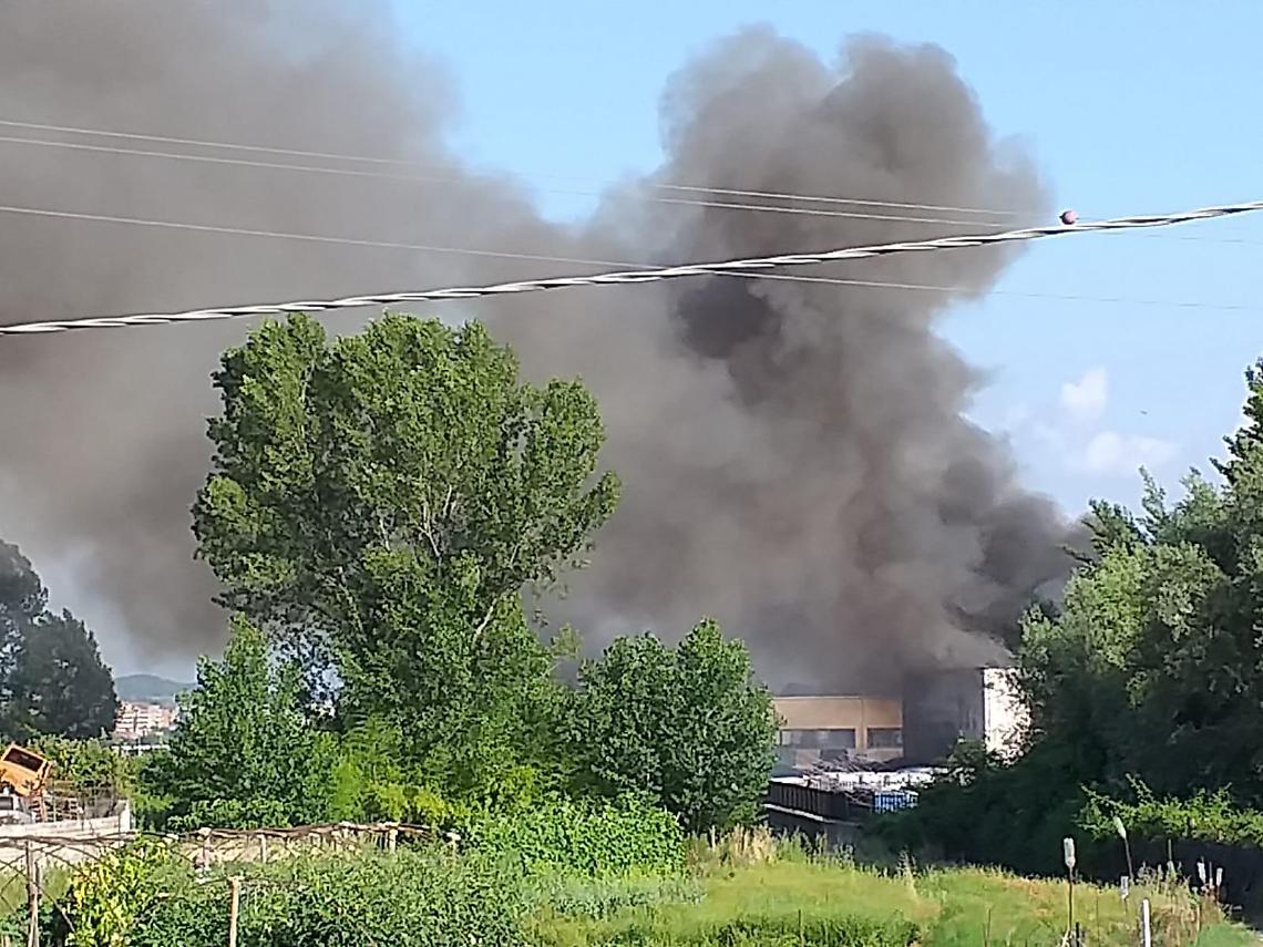 Incendio alla Mecoris, l'Arpa Lazio: nei limiti i dati della diossina