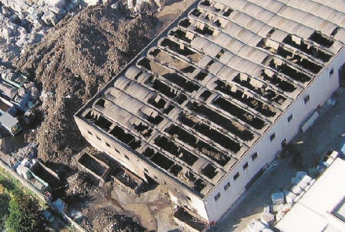 Incendio Mecoris, tracce irrilevanti di diossina nell'area