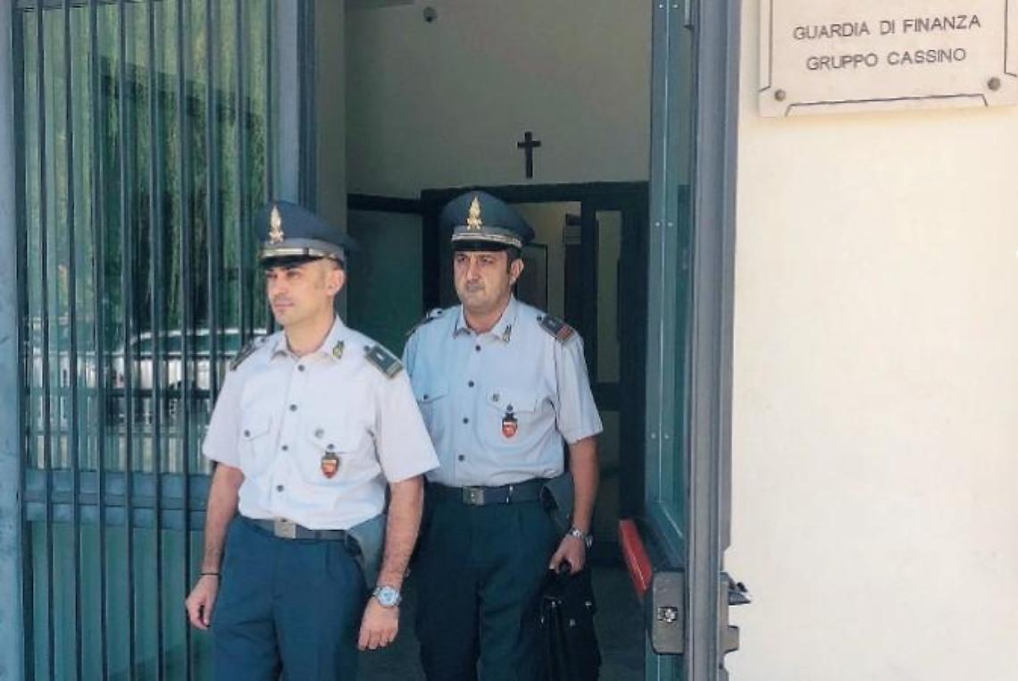 Truffa allo Stato, false attestazioni e sovrafatturazione: sindaco indagato