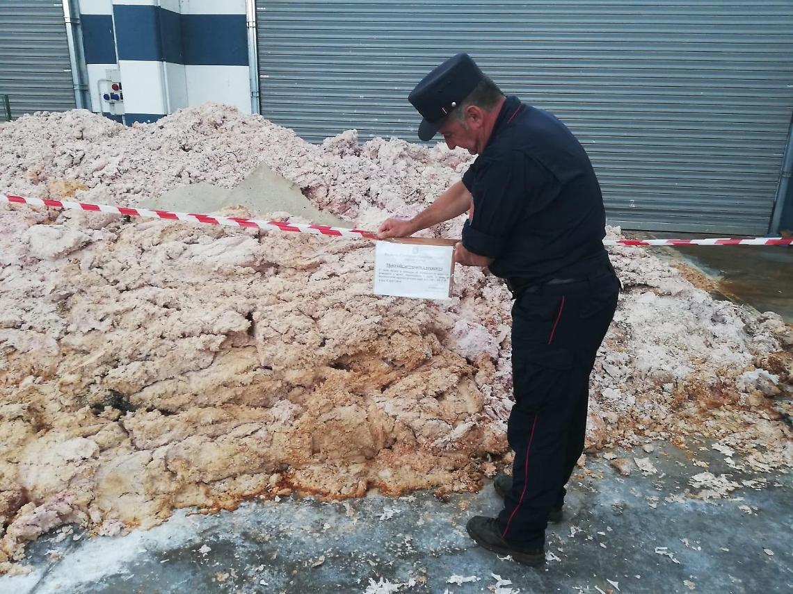 Inquinamento e reati ambientali: sequestrate quarantotto tonnellate di rifiuti