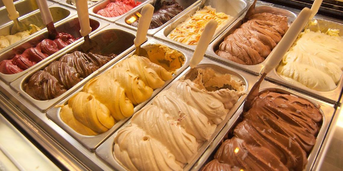 Ladre di gelato rubano due vaschette: giovani rom nei guai per... golosità