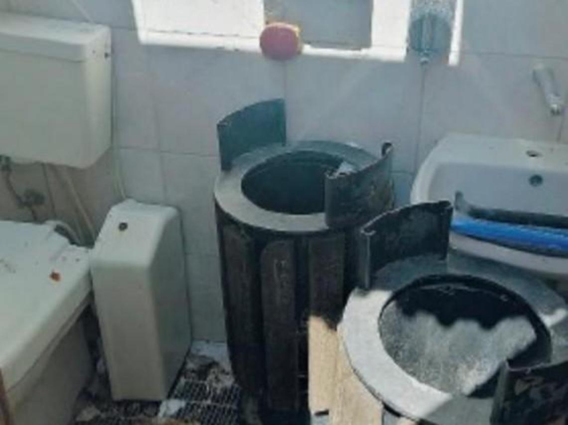 Sora, parco Santa Chiara: il bagno pubblico è una discarica. La denuncia