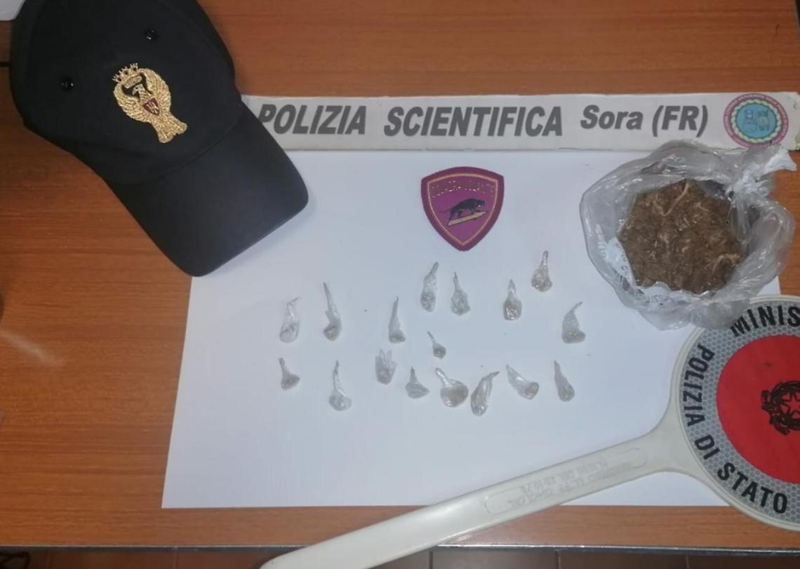 Con la droga in casa e nel borsello: pusher 52enne già rimesso in libertà