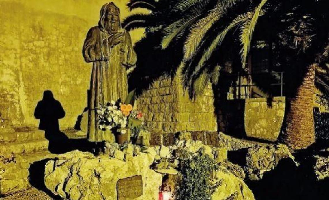 Furto alla cattedrale, rubato colombo di bronzo: tanta amarezza tra la comunità