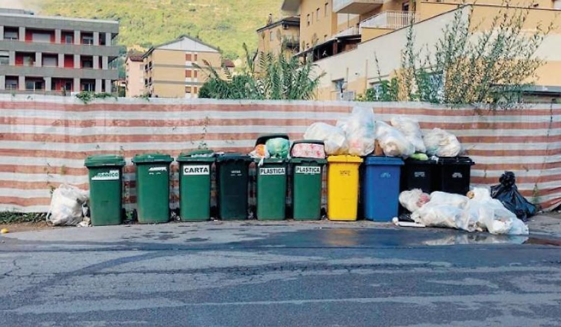 Cassino, ambiente: giro di vite su condomini e negozi per i cassonetti
