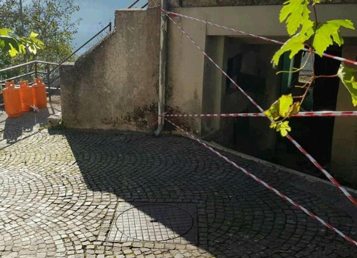 Muore dopo l'esplosione di una bombola di gas: salma "scomparsa"