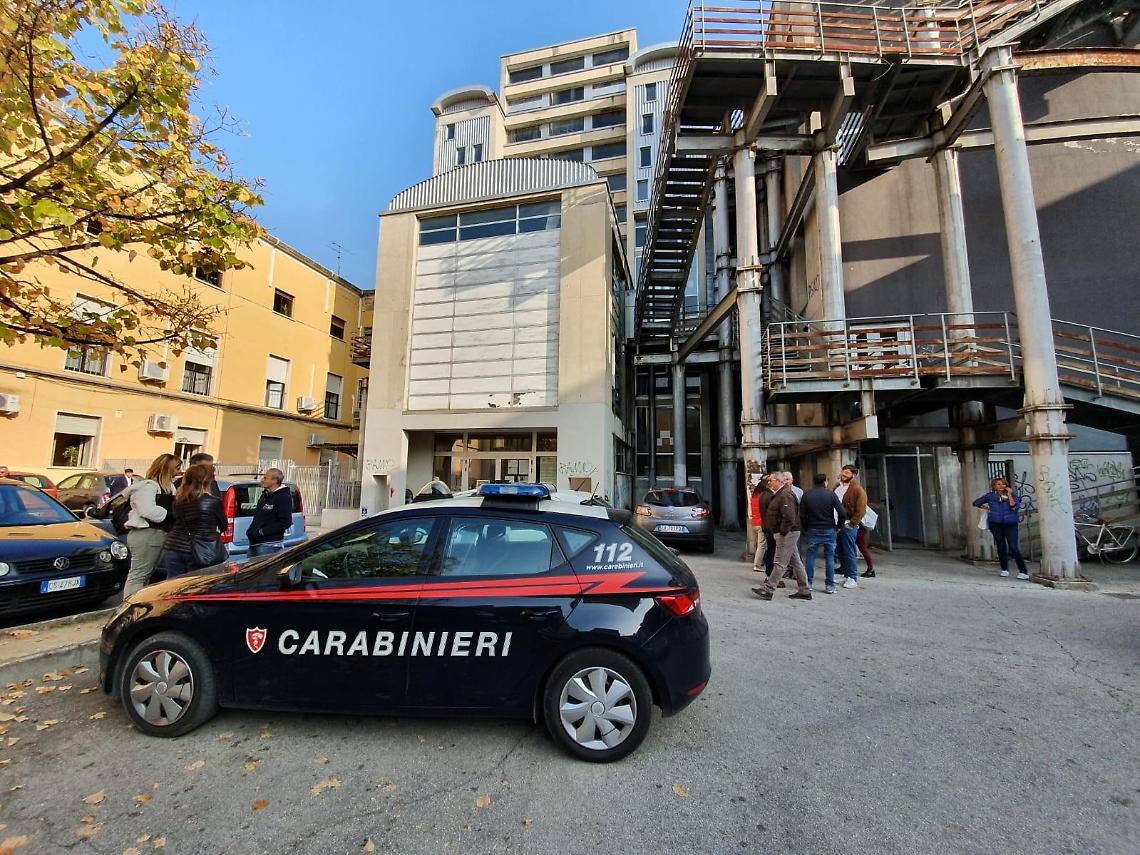 Furto in Comune: rubati centinaia di carte d'identit&agrave; e contante