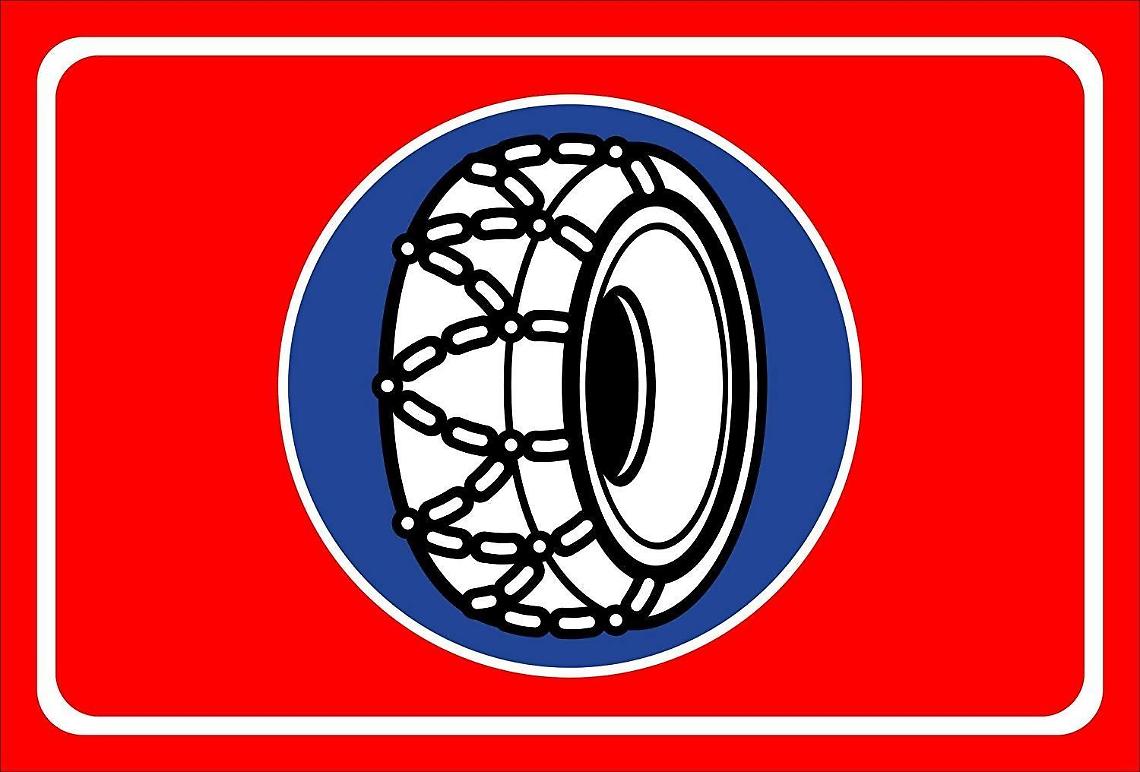 Catene da neve a bordo: l'obbligo scatta da oggi. Tutto quello che c'è da sapere