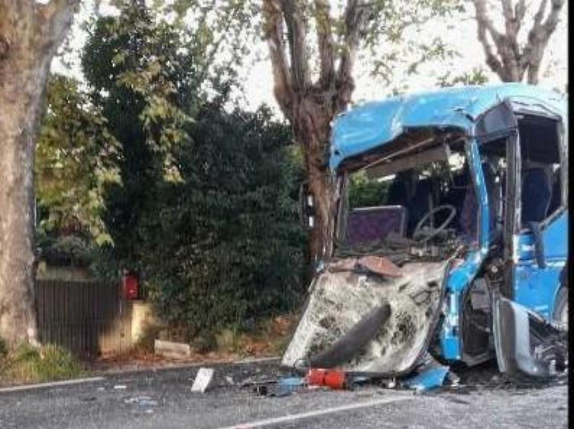 Incidente Casilina, camion contro bus: scatta l'esposto sui soccorsi