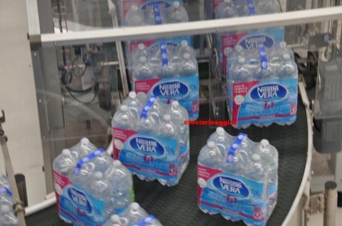 Bottigliette di Acqua Nestlè Vera: richiamato un lotto su segnalazione della Asl