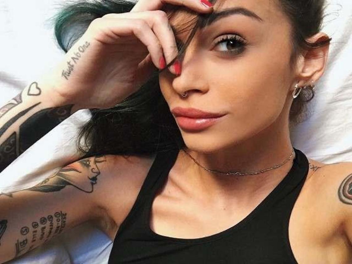 Dallari 'shock': tra scollature hot e velenose accuse di furto