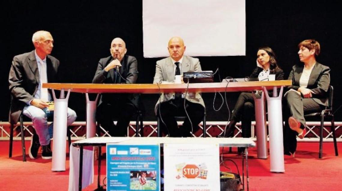 Dipendenza da slot: storie di vite divorate dalle macchinette