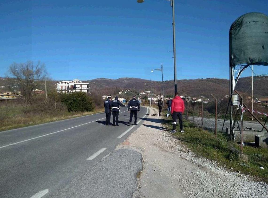In bici sulla superstrada a 14 anni: centrato da un'auto, grave a Roma
