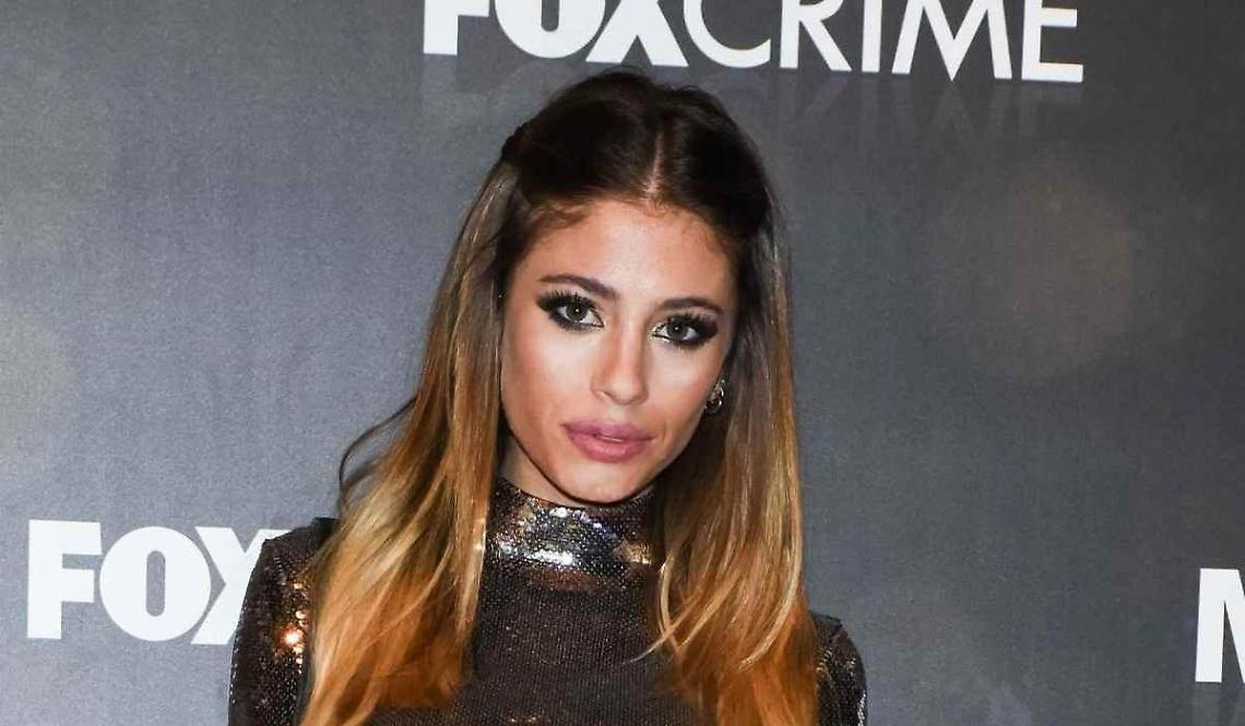 Chiara Nasti difende il suo cane contro i fan: "Lui è pulito, voi siete sporchi"