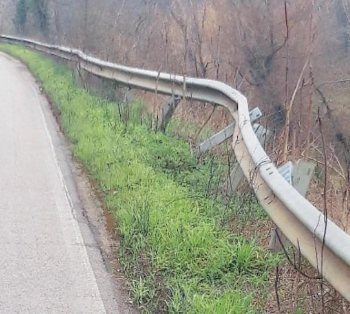 Strade colabrodo e a rischio incidenti: il grido d'allarme