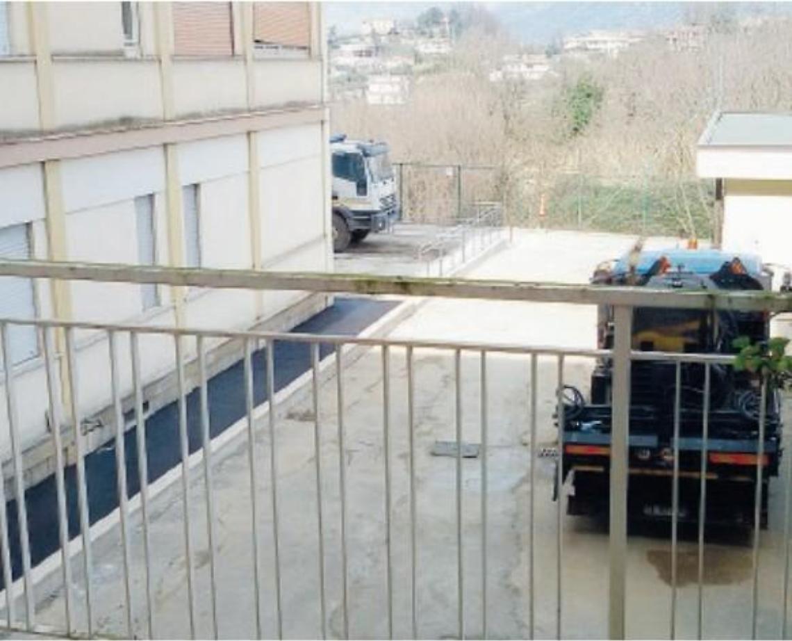 Lavori a scuola e puzza nelle aule: alunni chiamano i genitori e tornano a casa