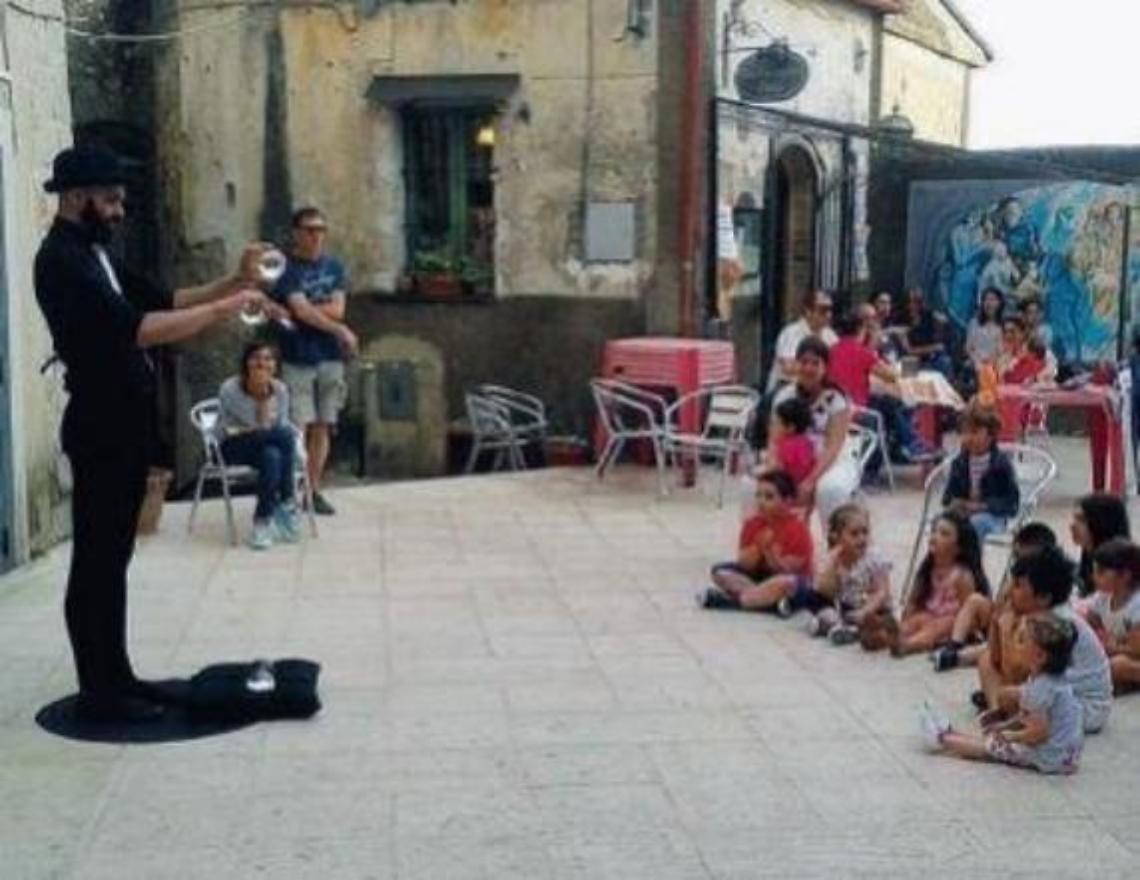 È in preparazione il festival. Si cerca chi racconta...fiabe