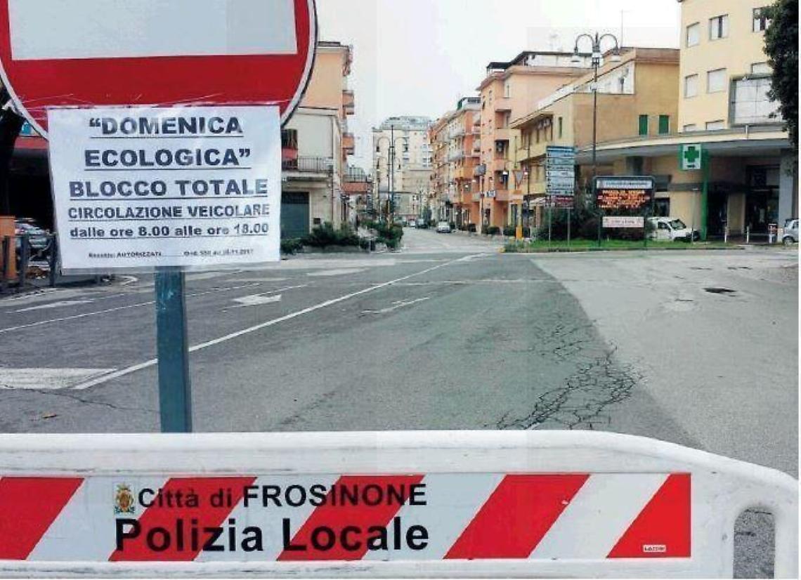 Frosinone, blocco auto vecchie e lavaggio delle strade contro l'inquinamento
