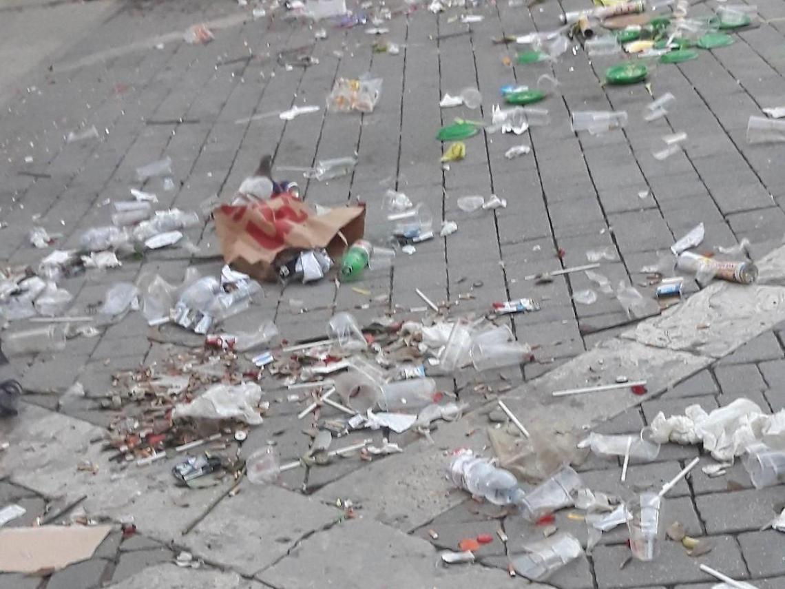 Strade sporche e mezzi obsoleti: i cittadini lamentano disagi