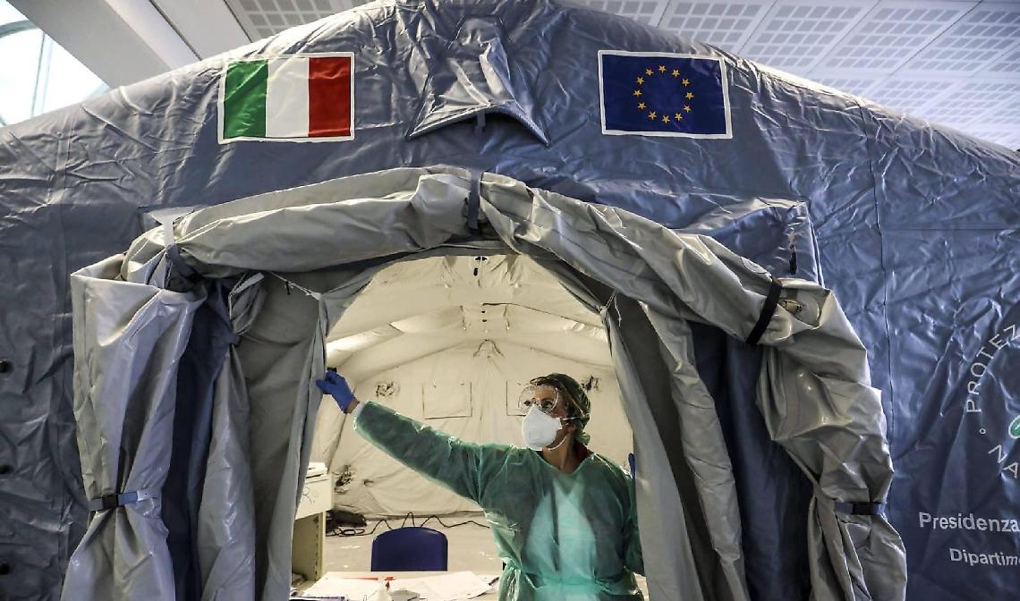 Coronavirus, chi colpisce: il 22% dei positivi ha tra 19 e 50 anni. I dati Iss