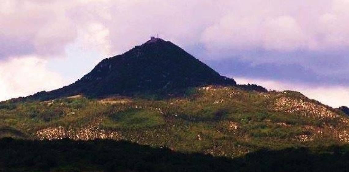 Coronavirus, ancora troppe persone a spasso. Arriva la stretta: il sindaco chiude il sentiero per monte Cacume